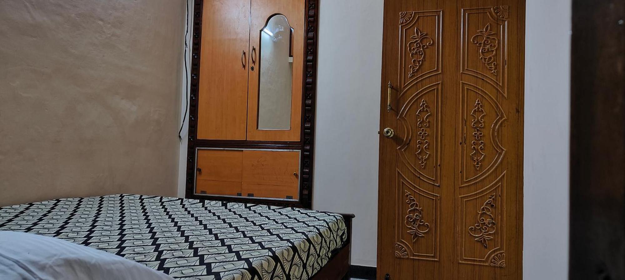 Guru Krupa Home Stay Tiruvannāmalai المظهر الخارجي الصورة
